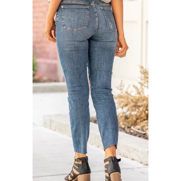 Judy Blue Beverly Vintage Relaxed Fit Distressed Raw Hem Jeans Womens Size 5/27 - Picture 2 of 14